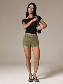 SHEIN PETITE 女款簡約慵懶休閒百搭純色短褲，適合嬌小女性 - 軍綠色 - 查看 1
