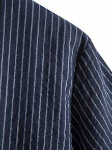 Manfinity Homme Hombres Camisa de rayas con botón irregular - Azul Marino - Ver 3