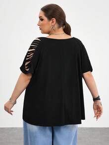 SHEIN CURVE+ تي شيرت نسائي مقاس كبير أسود فضفاض بأكمام راجلان مفرغة للصيف والحفلات الموسيقية والكاجوال وهالوين - الأسود - مشاهدة 2