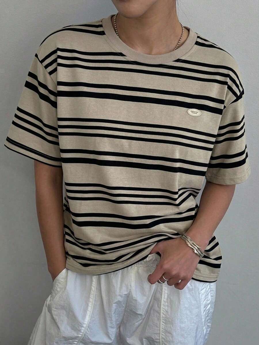 DAZY 休閒運動風夏季上衣對比色條紋寬鬆短袖圓領女款T恤 - 杏色 - 查看 1