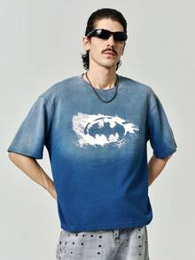 BATMAN X SHEIN STYNVO 男士漸層印花圓領短袖T恤，時尚百搭，度假風 - 藍色 - 查看 4