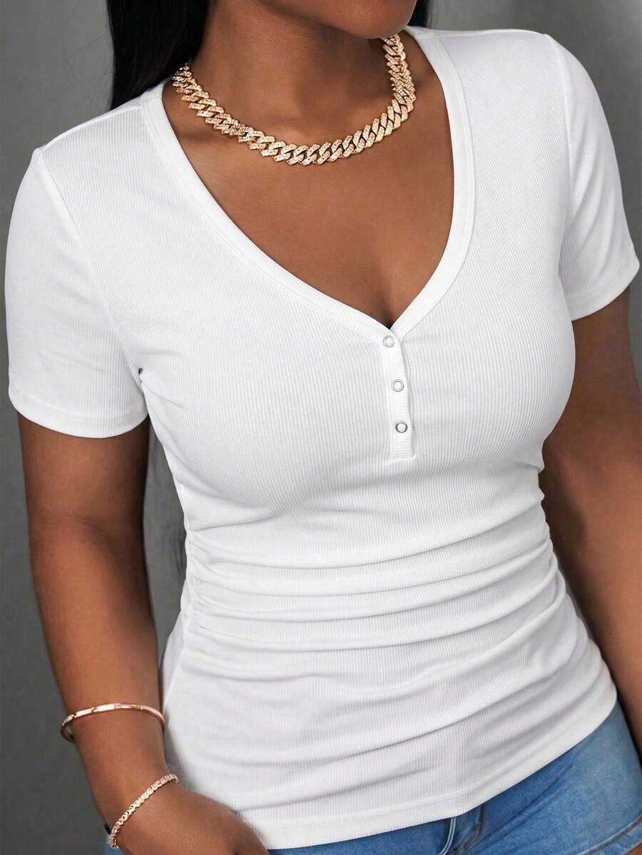 Slaydiva Casual And Simple White Solid Color V-Neck T-Shirt, Suitable For Spring And Summer Wear, Plus Size Available.