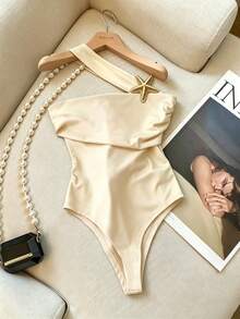 Franclia Casual Tropical Sexy Fashion Women's Metal Starfish Decor One-Shoulder Bodysuit Vacation Night Out All White Summer - Beige - View 5