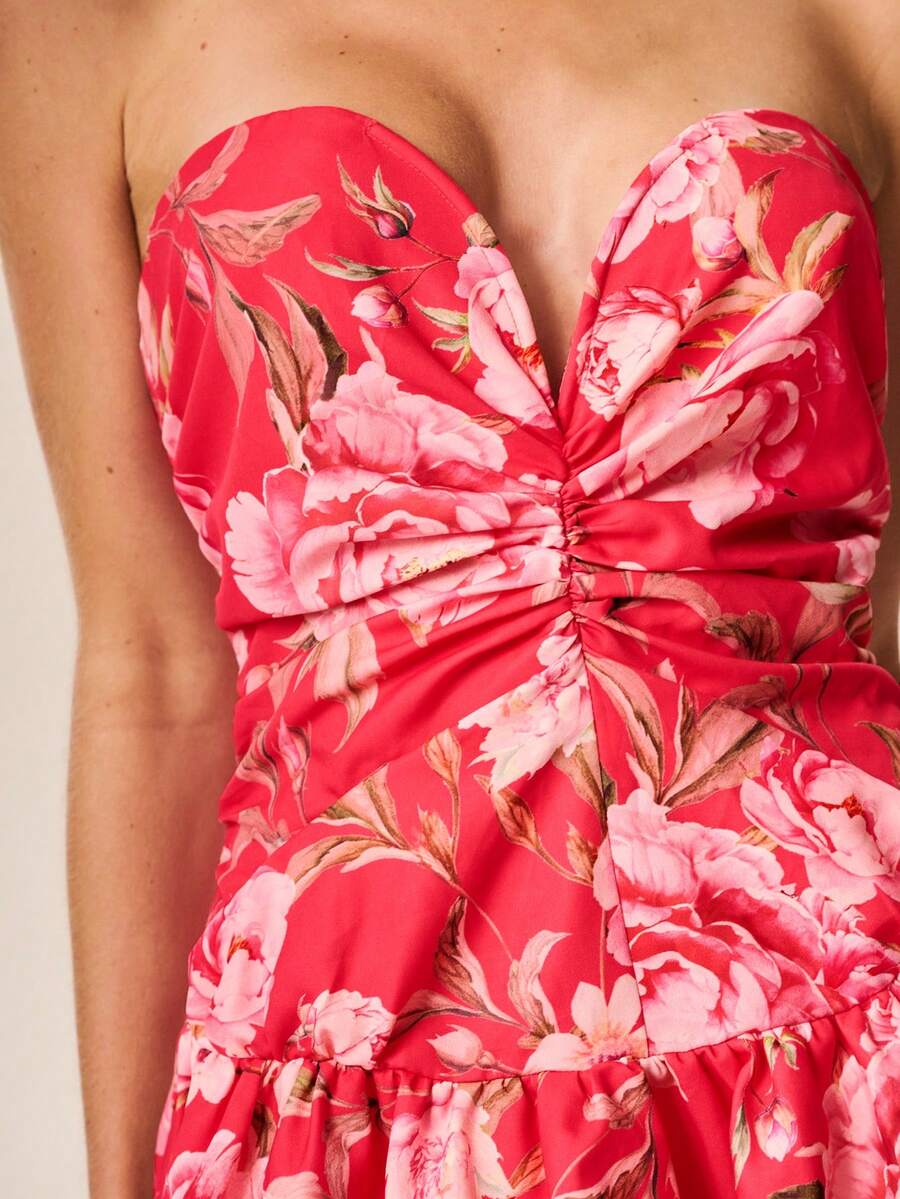 Willow Rêve Women's Red Strapless Romantic Rose Puff Mini Dress, Boho Style, Romantic Vacation Style - Multicolor - View 1