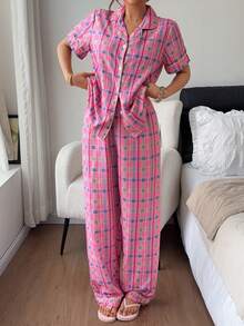 Napfluff Conjunto de pijama para mujer con estampado de cuadros rosas y pequeños corazones, solapa y manga corta, pantalones largos - Rosa - Ver 2