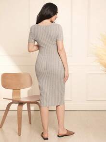 SHEIN Vestido casual de maternidad para lactancia con diseño de bajo acanalado a la rodilla y abertura alta, ropa de embarazo - Albaricoque - Ver 5
