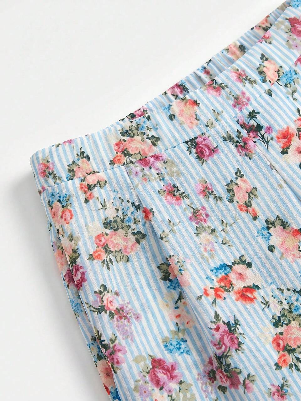 Vintage Blue High-Waisted Pull-On Floral Shorts With Blue Stripes Cute Summer Casual Going Out