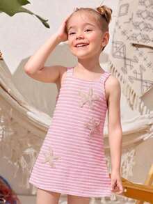 SHEIN Genkimix Kids 1件女童 YK2 夏季休閒洋裝，黃色與白色鉤編面料，3D 海星前胸設計，無袖吊帶洋裝，適合海灘度假、休閒穿著、島嶼假期 - 粉色 - 查看 5