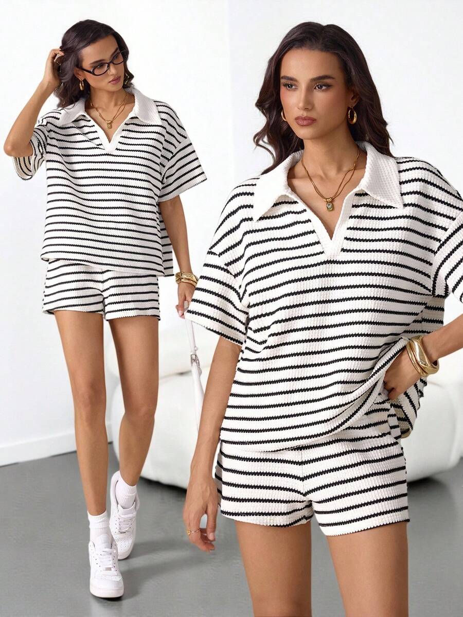 SHEIN Tall Bộ đồ nữ 2 món áo thun ngắn tay cổ bẻ kẻ sọc và quần short phong cách thường ngày - Đen và trắng - Xem 1