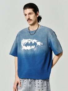 BATMAN X SHEIN STYNVO 男士漸層印花圓領短袖T恤，時尚百搭，度假風 - 藍色 - 查看 5