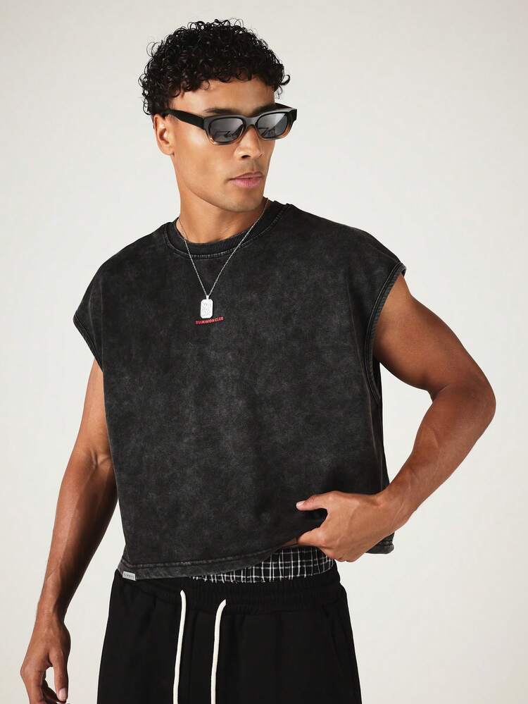 Crop Fit gewaschenes ärmelloses Trägershirt mit Grafikdruck auf dem Rücken und Logo-Detail vorne