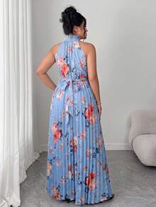 SHEIN LUNE CURVE 大尺碼女款淺藍色碎花百褶掛脖寬腿連身褲，附腰帶，適合夏季婚禮派對度假正式優雅場合 - 霧霾藍 - 查看 2