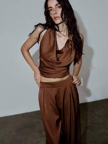 MOTF PREMIUM TOP CORTADO CON CUELLO FRUNCIDO Y DRAPEADO, ESPALDA DESCUBIERTA Y ESTILO HALTER URBANO PARA PRIMAVERA Y VERANO - Café integral - Ver 3