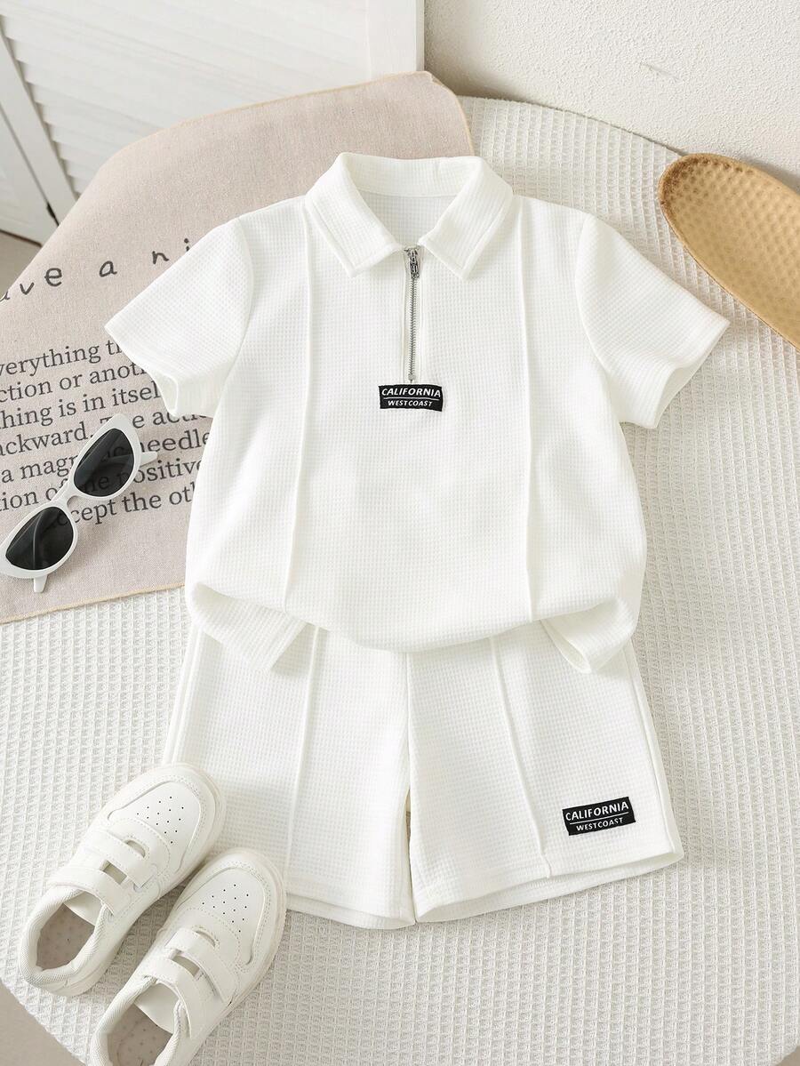 SHEIN 2件組兒童青少年男童白色華夫格紋理布料休閒POLO衫與短褲套裝，短袖，適合夏季、日常穿著、上學、旅行、運動，春/夏