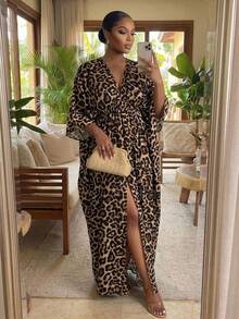 SHEIN Lady CURVE 大尺碼女款V領豹紋開衩設計休閒派對洋裝 - 彩色 - 查看 1