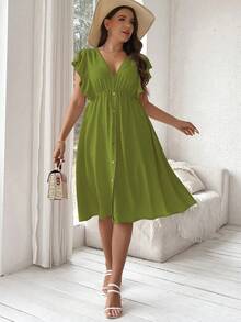 Vionelle Plus Size Women's Solid Color V-Neck Button Ruffle Dress - Green - View 4