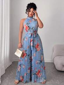 SHEIN LUNE CURVE 大尺碼女款淺藍色碎花百褶掛脖寬腿連身褲，附腰帶，適合夏季婚禮派對度假正式優雅場合 - 霧霾藍 - 查看 5