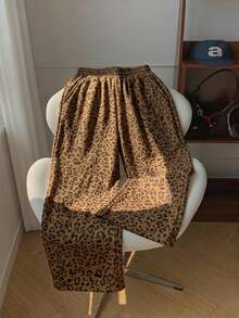 SHEIN EZwear 女款休閒復古豹紋中腰寬鬆長褲，飄逸短褲，返校必備，適合日常通勤、約會、聚會，適用秋冬夏季，聖誕節、新年、感恩節、派對、婚禮、海灘、畢業典禮等場合，時尚優雅休閒，適合外出、約會、通勤，亮眼 - 彩色 - 查看 2