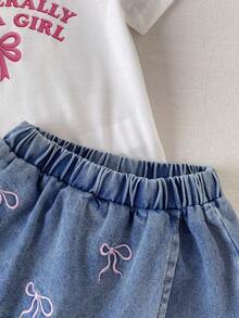 SHEIN Playful Pals 返校季女童休閒可愛圓領標準肩寬彩色波點彩虹印花T恤與素色牛仔裙褲套裝，夏季 - 白色 - 查看 3