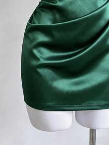 Franclia Đầm satin trơn sang trọng dành cho nữ, dây mảnh, xếp ly, cổ khoét sâu. - Màu xanh lá cây đậm - Xem 4