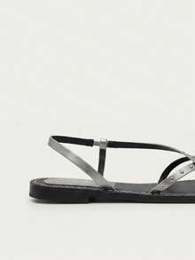 Nöista Flat Sandal With Crisscross Straps Adorned With Small Gold Studs. Summer Shoes - Grey - View 6