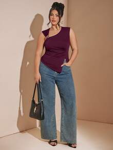 SHEIN BAE Atasan Rajut Wanita Ukuran Besar Warna Hitam dengan Hem Asimetris dan Dekorasi Metalik - Burgundy - View 4