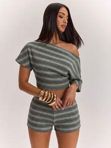 SHEIN BAE 女款不對稱肩條紋短袖上衣與低腰短褲套裝，夏季條紋兩件套，短褲兩件套，休閒兩件套，舒適兩件套，適合返校季節與日常休閒穿著，基本/夏季/外出/休閒套裝，條紋套裝 - 綠色 - 查看 5
