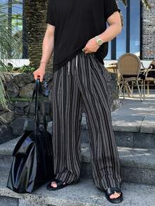 DAZY 黑色純色短袖T恤搭配條紋布料短褲，男士T恤套裝夏季款 - 彩色 - 查看 2