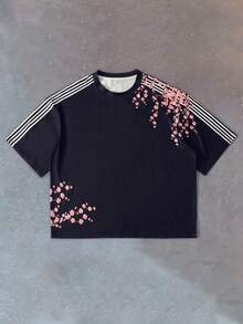 Manfinity EMRG Camiseta masculina casual de manga curta com estampa de flor de cerejeira e detalhes listrados, ideal para o verão. - Multicolorido - Ver 4