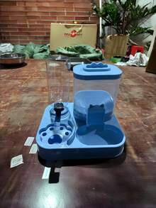 1個大容量2合1寵物餵食水盆組合餵食站，適用於貓狗，室內外通用，防滑不含BPA、不溢出、易清洗自動餵食碗 - 2.2L - 查看 6
