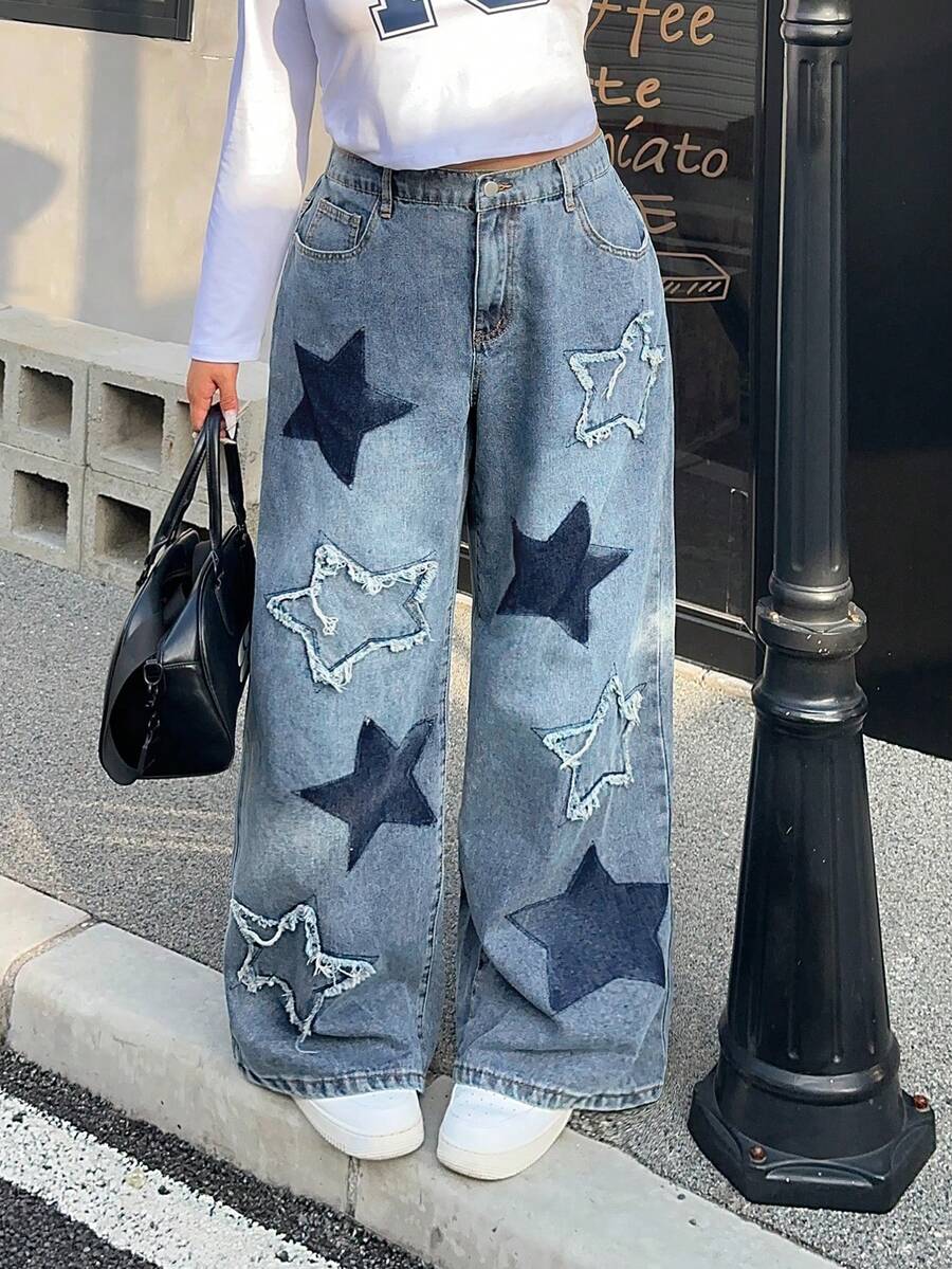 SHEIN ICON 大尺碼女款星星圖案口袋寬腿牛仔褲 - 淺色水洗藍 - 查看 1