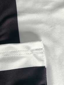SHEIN Franclia 女款新款極簡百搭不對稱條紋圓領短袖上衣 - 黑與白 - 查看 5