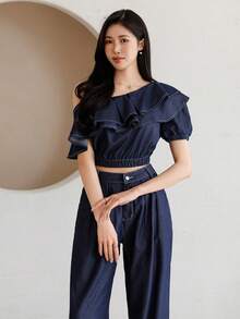 DAZY Set Atasan Crop Top Berkerah Asimetris Berkerut dan Celana Jeans Wanita, Warna Biru Tua, Elegan untuk Kencan Musim Panas - Dark Wash - View 4