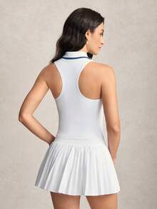 Activina Setelan Olahraga Wanita: Rompi Setengah Plaket dengan Resleting dan Rok Pendek Berlipit dengan Kantong, Motif Huruf, dan Kantong Samping. - Putih - View 3