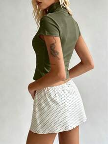 TRNVIE 春夏簡約素色高領開襟修身短袖女款T恤 - 軍綠色 - 查看 2