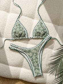 SHEIN Swim 2026春夏新款女款綠色紋理花卉比基尼套裝，白色鉤編飾邊掛脖三角上衣，高衩三角泳褲，清新田園度假泳裝套裝 - 綠色 - 查看 3