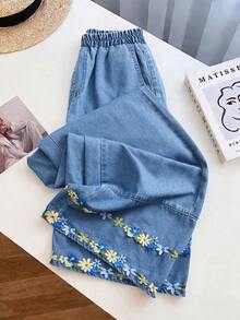 GlowEve CURVE Plus Size Women's Floral Embroidered Pocket Loose Casual Denim Jeans - Blue - View 6