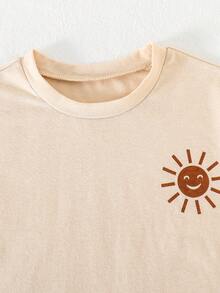 SHEIN Playful Pals 2件組 男童休閒時尚舒適圖案印花圓領落肩上衣與條紋印花短褲，適合春夏、戶外玩耍、日常穿著、柔軟夏裝、度假 - 卡其色 - 查看 6