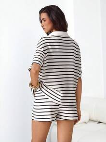 SHEIN Tall 女款條紋短袖領口T恤與短褲休閒兩件套 - 黑與白 - 查看 6