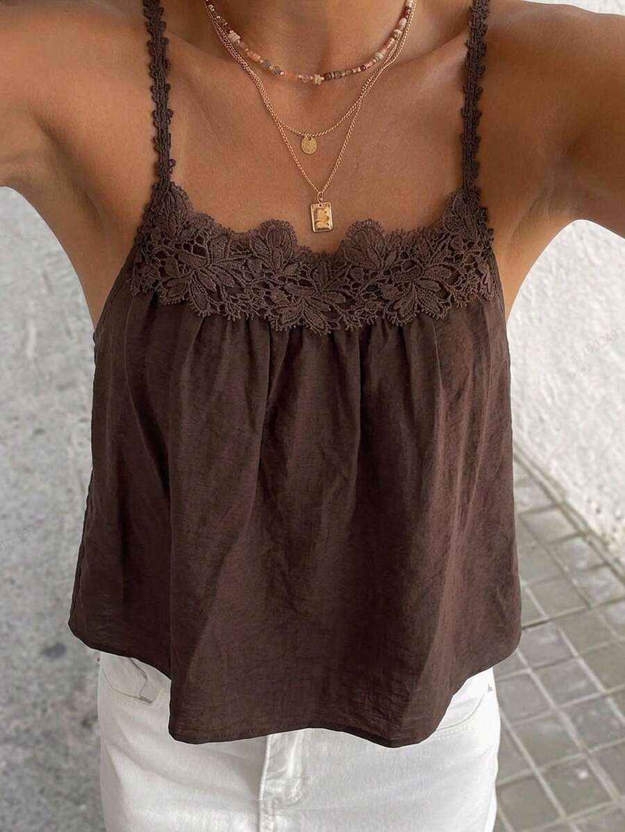 DAZY 女款對比蕾絲飾邊寬鬆細肩帶背心,休閒度假夏季上衣,背心外套,適合校園穿搭 - 棕色 - 查看 1