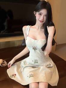DAZY 春夏女款細肩帶洋裝，設計師風格初夏碎花洋裝，成熟優雅顯腰身中長洋裝 - 白色 - 查看 8