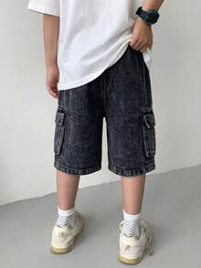 SHEIN 小男孩街頭風休閒純色3D工裝大口袋寬鬆舒適彈性腰短褲 百搭下著 適合學校、生日派對、派對、表演、婚禮、洗禮、開學、日常、旅行、運動、春夏季 - 黑色 - 查看 3