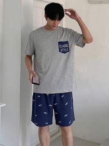 DAZY Set Piyama Pria Musim Panas Motif Patchwork Kaos Saku dan Celana Pendek Bermotif Bunga - MultiWarna - View 4