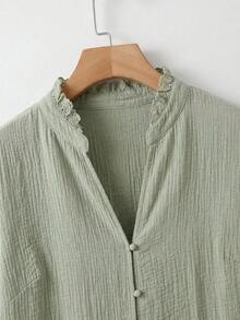 SHEIN CURVE+ 大尺碼女款休閒度假通勤日常純色荷葉邊V領寬鬆襯衫，春/秋季 - 綠色 - 查看 3