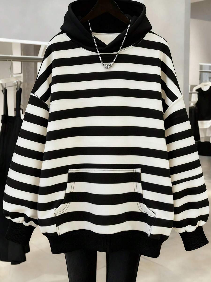EMERY ROSE Sudadera casual de corte regular con efecto ombré para mujer de talla grande - Blanco y Negro - Ver 1