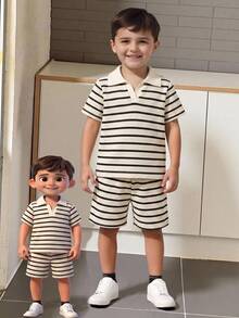Souflis Souflis 小男孩夏季復古條紋紋理短袖 Polo 衫 + 休閒短褲 2件套，適合日常出遊、幼兒園、家庭旅行 - 黑與白 - 查看 3