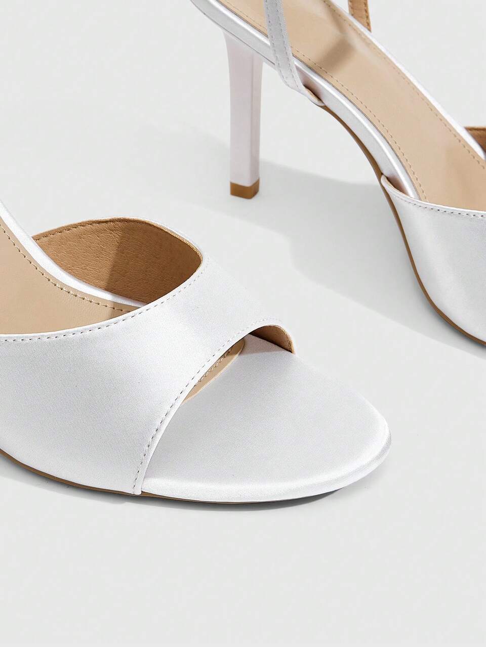 CUCCOO SZL Wedding Season Women's High Heels Sandals Round Toe 9CM Women's Elegant Stiletto High Heels White Adjustable Cross Strap Buckle Easy To Wear Mirror PU Material Black High Heels Kitten Heel Dinner Shoes Fashionable And Versatile Suitable For Daily/Party/Valentine's Day Dating/Spring Festival Thanksgiving Party/Commuter Office/Outer Wear Women's Shoes Summer