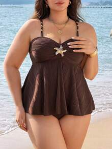 SHEIN CURVE+ 2026 Ultimo modello Canotta camisole donna taglie forti in tessuto ondulato marrone caffè con accessori metallici, spalline e perline, set costume da bagno - Caffè Marrone - Visualizzare 6