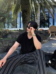 DAZY 黑色純色短袖T恤搭配條紋布料短褲，男士T恤套裝夏季款 - 彩色 - 查看 5