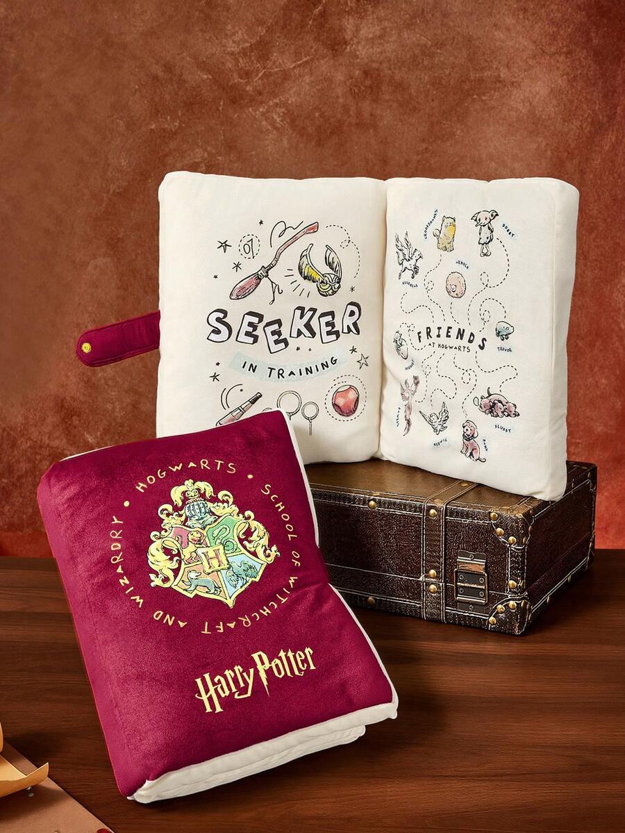 HARRY POTTER X SHEIN 1個書本造型抱枕,劇情印花,書包形狀,適合沙發、房間、汽車,柔軟抱枕 - 紅色 - 查看 1